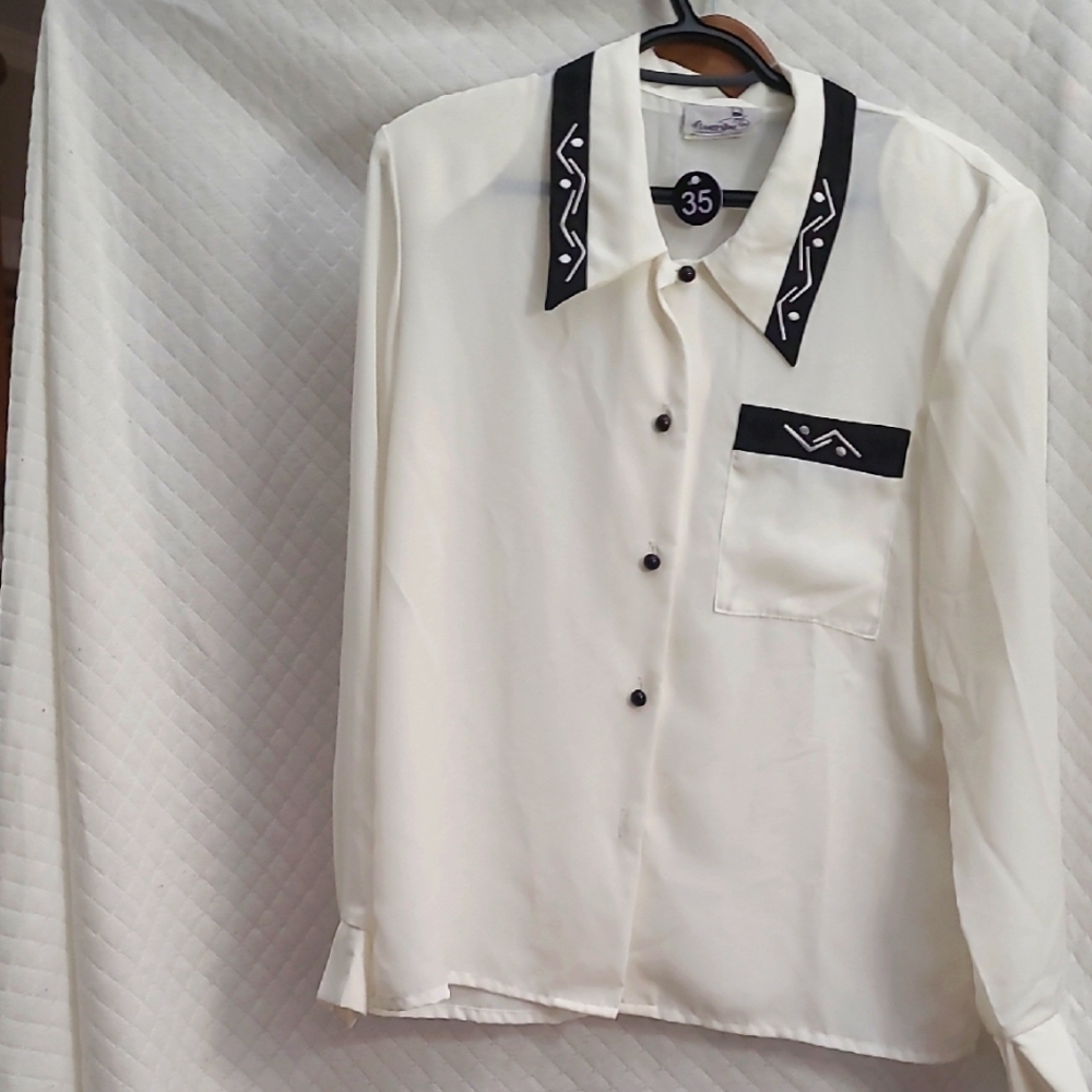 #35 M Clandestine Blouse